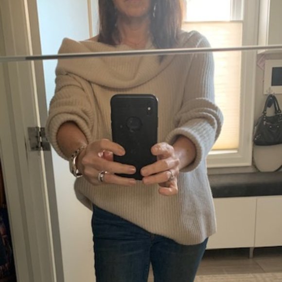 **SOLD** The Row Agnetta Off-The-Shoulder Cashmere - Picture 4 of 12